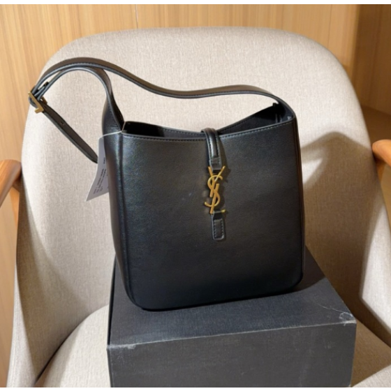 YSL/Saint Laurent's new hobo shoulder bag/bucket bag/shoulder bag